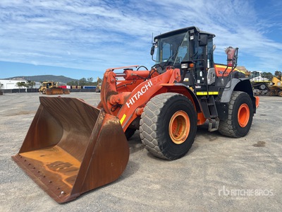 2018 Hitachi ZW220-5B Pala Cargadora