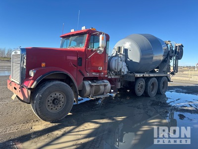 2006 Freightliner FLD 120 8x4 Camion hormigonera