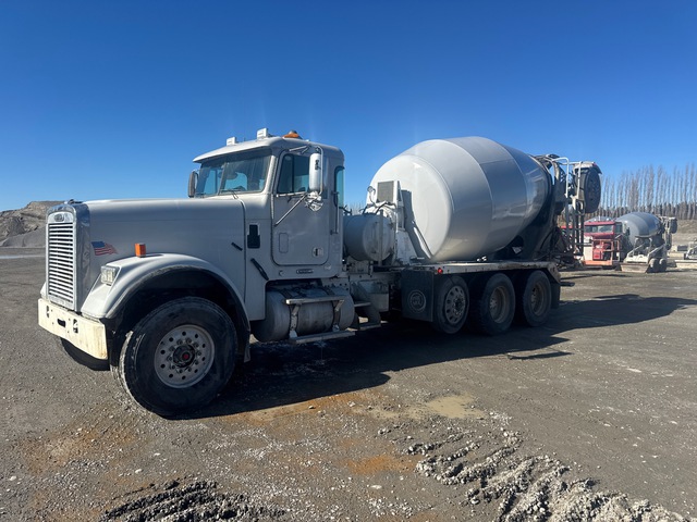 2006 Freightliner FLD 120 10x4 Mixer Truck