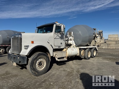 2006 Freightliner FLD 120 10x4 شاحنة خلاط