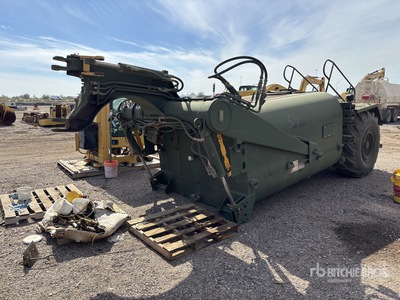 Cat 613 2500 gal Water Wagon Varios