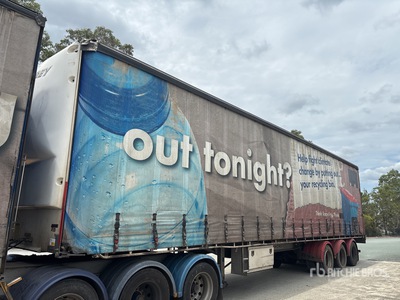 2005 Vawdrey Tri/A Curtain Side Trailer