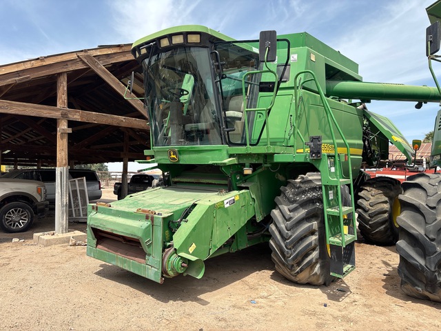 2003 John Deere 9650 STS Combine Harvester (Inoperable) 2003 John Deere 9650 STS Combine Harvester (Inoperable)