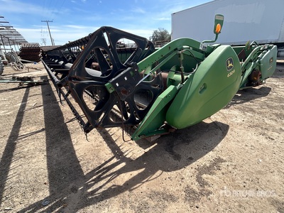 2004 John Deere 630R Combine Header