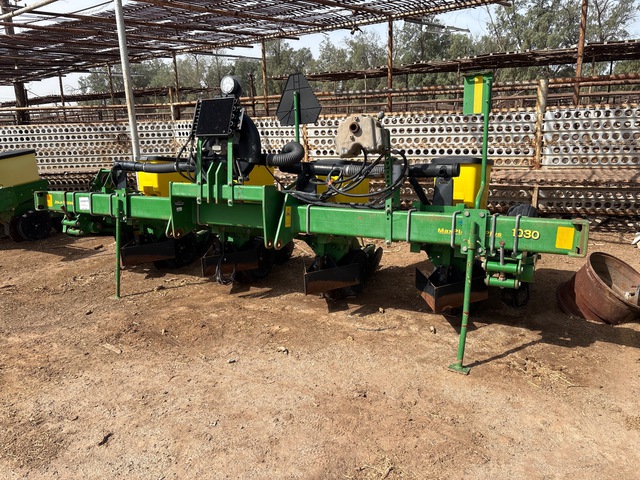 John Deere 1030 4 Row Planter