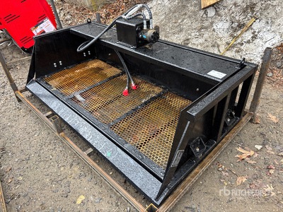 2026 GIYI GY-VB79 79 in Vibrating Godet de Criblage pour Chargeuse à Direction à Glissement (Unused)