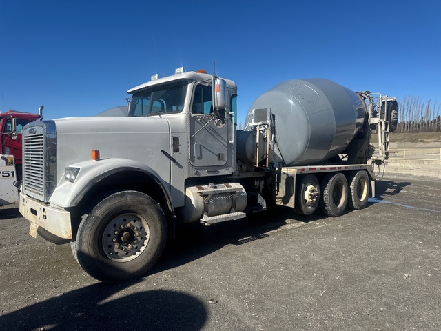 2005 Freightliner FLD 120 8x4 Mixer Truck
