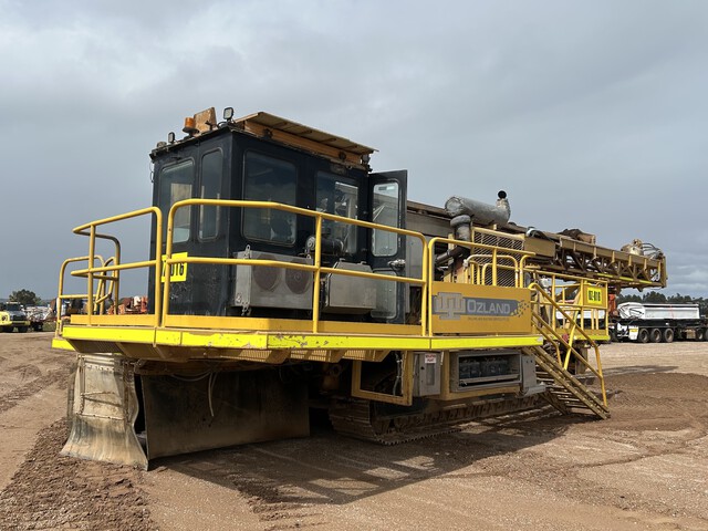 2012 Cat MD6240 Crawler Mounted Blast Hole Drill