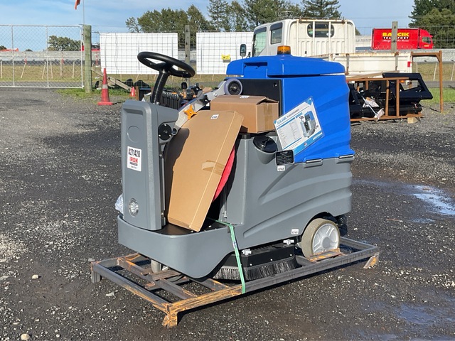 2025 SDLOOL SL-X750 Ride-On Electric Floor Scrubber (Unused)