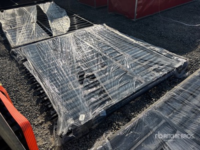 2026 SKLP SK-HLM14 7 ft x 6 ft Wrought Iron Bi-Parting Portail d'entrée (Unused)