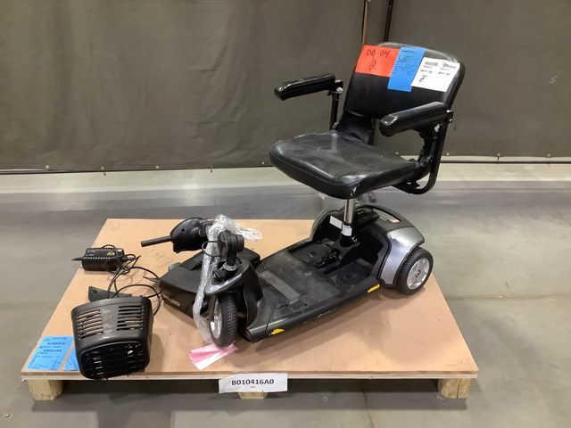 Pride Mobility GO-GO ELITE Traveller 3-Wheel Scooter Pride Mobility GO-GO ELITE Traveller 3-Wheel Scooter