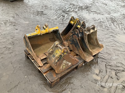 Quantity of (6) Rhinox Excavator Bucket