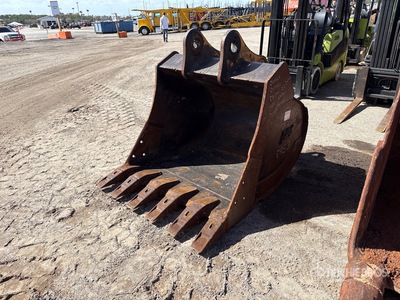 48 in Digging Excavator Bucket - Fits John Deere 180G