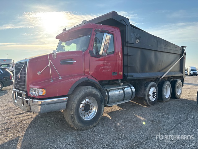 2007 Volvo VHD 8x4 Tri/A Dump Truck