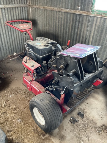 Toro 09110 Greens Aerator