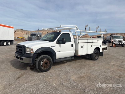 2006 Ford F-550 XL 4x2 Camión Utilitario