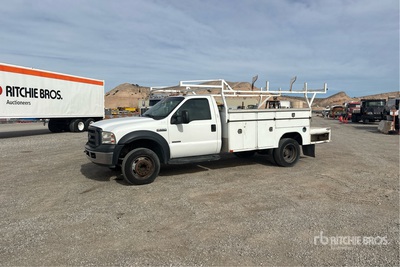 2006 Ford F-550 XL 4x2 Utility Truck