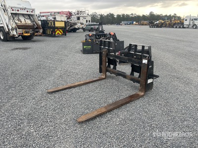 John Deere 60 in Kompaktladergabeln