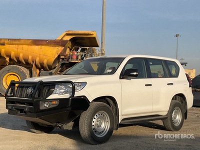 2018 Toyota Prado TX 150L 4x4 を見 SUV