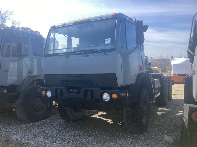 2005 Stewart-Stevenson 6x6 T/A Cabover Day Cab