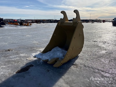 Cat 42 in Q/C Digging Excavator Bucket - Fits 900 Series