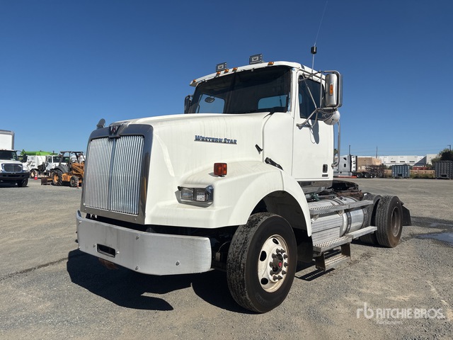 2018 Western Star 4900SB 4x2 S/A Day Cab Truck Tractor