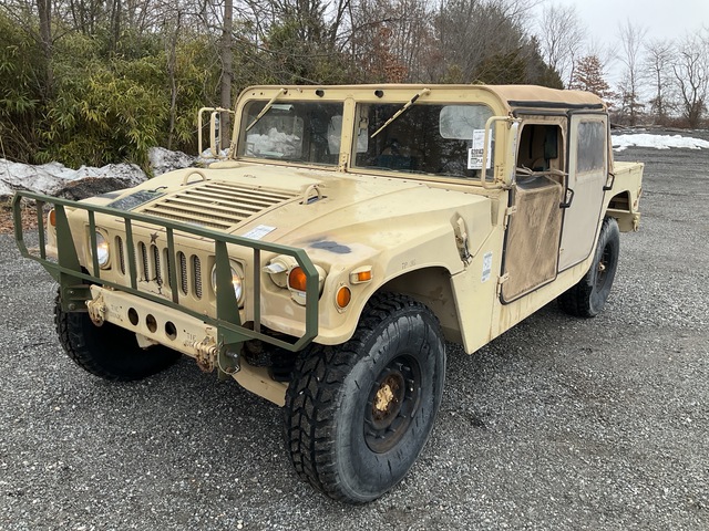 2006 AM General M1097R1 HMMWV 4 Door Soft Top w/Truck Body