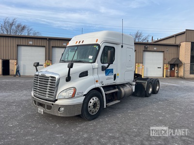 2012 Freigtliner Cascadia 6x4 T/A Sleeper Truck Tractor