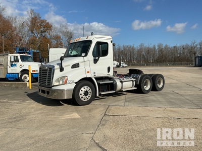 2012 Freightliner Cascadia 6x2 T/A Sleeper Truck Tractor