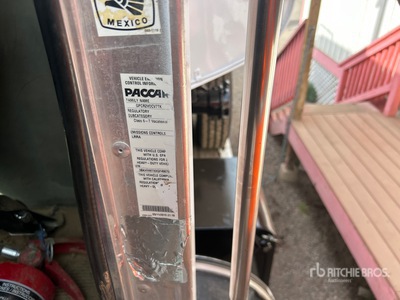 2016 Kenworth T370 2000 gal 4x2 Water Truck