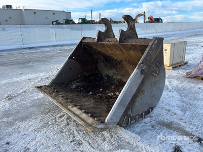 Cat 82 in Q/C Cleanup Excavator Bucket - Fits Komatsu PC490
