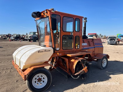 2005 Broce RJ350 Self-Propelled Broom