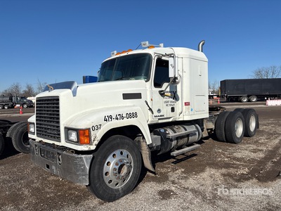 2015 Mack CHU613 6x4 Tracteur routier couchette