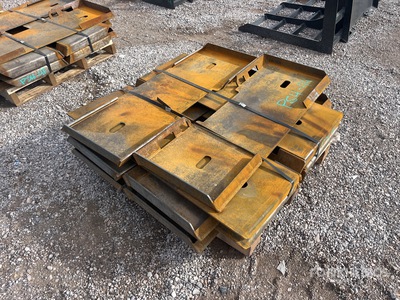 Quantity of (10) 2025 Kit Containers QT-F-BLANK 46 in Plaque de montage accessoire chargeuse