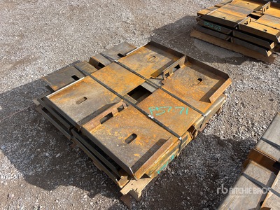 Quantity of (10) 2025 Kit Containers QT-F-BLANK 46 in Plaque de montage accessoire chargeuse