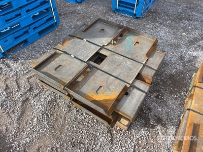 Quantity of (10) 2025 Kit Containers QT-F-BLANK 46 in Plaque de montage accessoire chargeuse