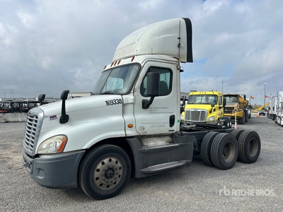 2016 Freightliner Cascadia 125 6x4 トラックトラクター（T/A）
