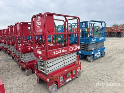 2017 MEC 1330SE Electric Scissor Lift