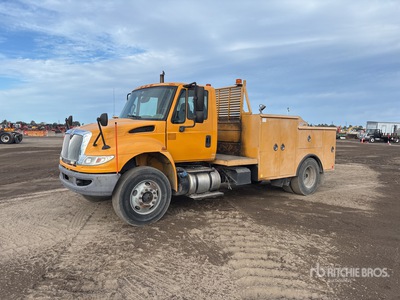 2016 International 4300 4x2 ユーティリティトラック