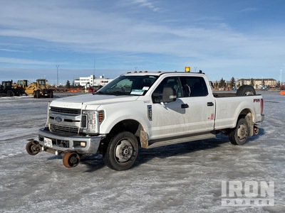 2018 Ford F-350 XLT 4x4 Crew Cab Hi-Rail Pickup