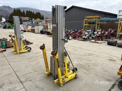 Sumner 2124 Material Hoist