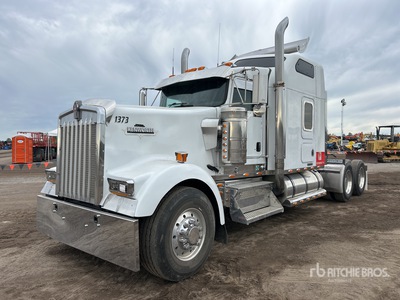 2003 Kenworth W900 6x4 T/A Sleeper Truck Tractor