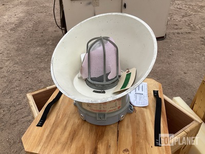 (6) Cooper Crouse-Hinds CHAMP VMV Series Lighting Fixtures