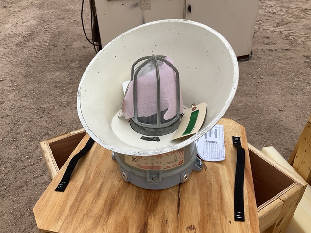 (6) Cooper Crouse-Hinds CHAMP VMV Series Lighting Fixtures