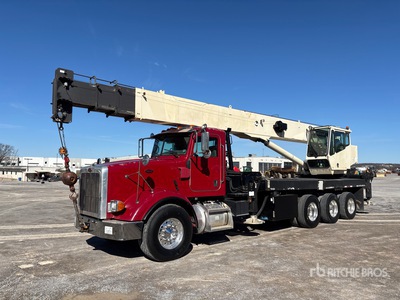 National 18103 40 ton on 2009 Peterbilt 367 8x6 Tri Drive Boom Truck