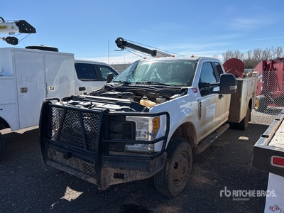 2017 Ford F-350 XL 4x4 Extended Cab Camion de service (Inoperable)