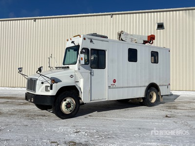 Versalift VST2401 47 ft on 2001 Freightliner 4x2 شاحنة دلو