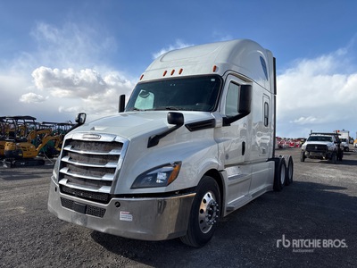 2019 Freightliner Cascadia 126 6x4 T/A Sleeper Truck Tractor