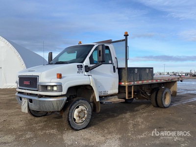 2006 GMC C5500 4x4 Flatbed Truck