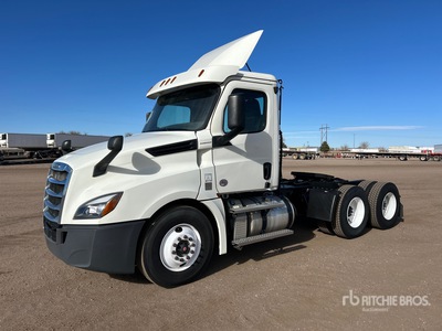 2019 Freightliner Cascadia 126 6x4 T/A Day Cab Truck Tractor